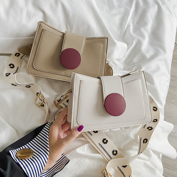 Eko bőrből készült alkalmi női táska hosszú füllel