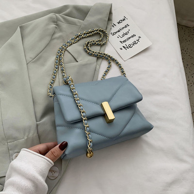 Стилна дамска чанта от еко кожа с метална дръжка 