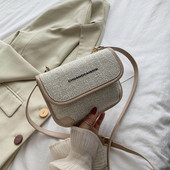 Napi női válltáska felirattal