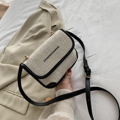 Napi női válltáska felirattal