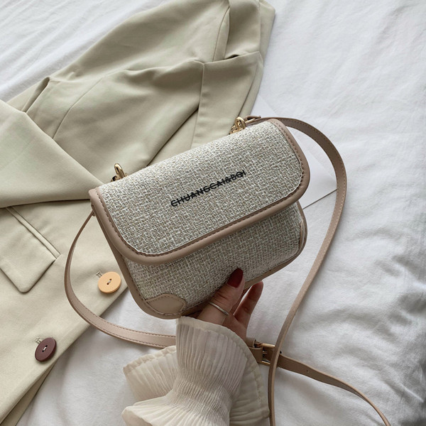 Napi női válltáska felirattal