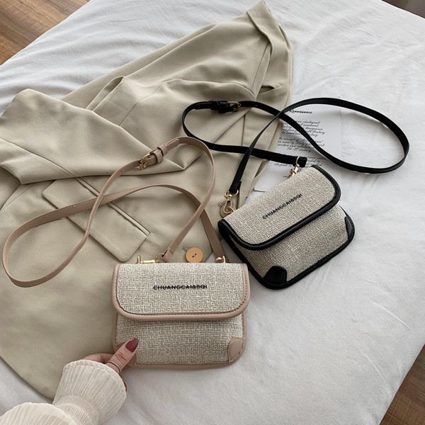 Napi női válltáska felirattal