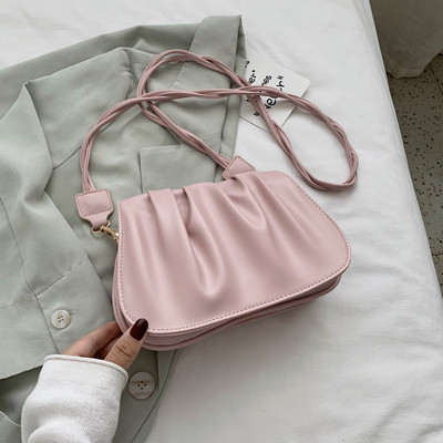 Дамска модерна чанта за през рамо изчистен модел