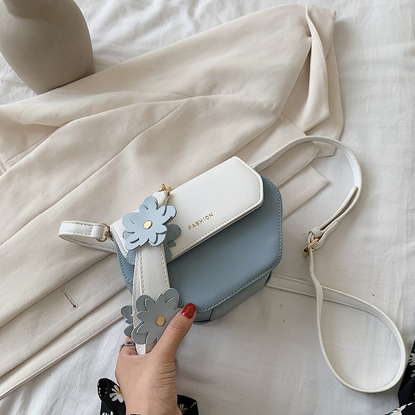 Moderna ženska mini torba s dugom ručkom