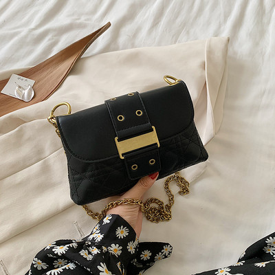 Naiste igapäevane metallist elementidega kott