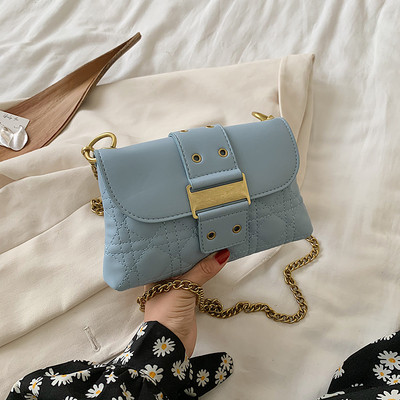 Naiste igapäevane metallist elementidega kott