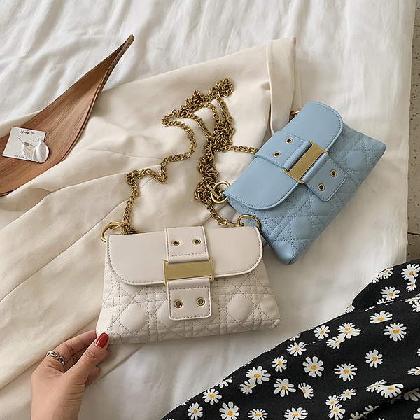 Naiste igapäevane metallist elementidega kott