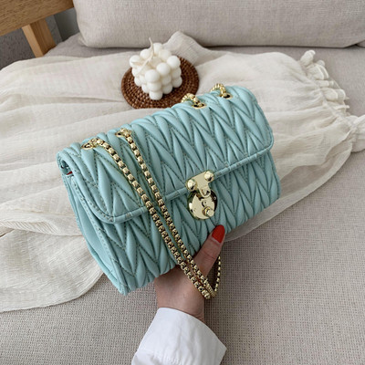 Дамска модерна чанта изчистен модел от еко кожа