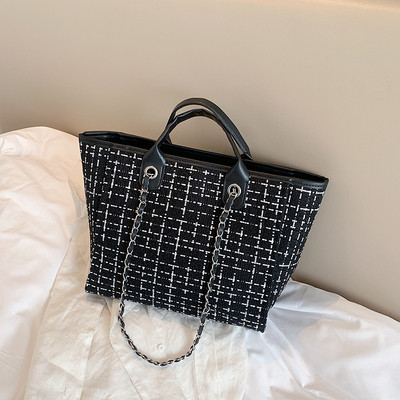 Modern női táska széles modell