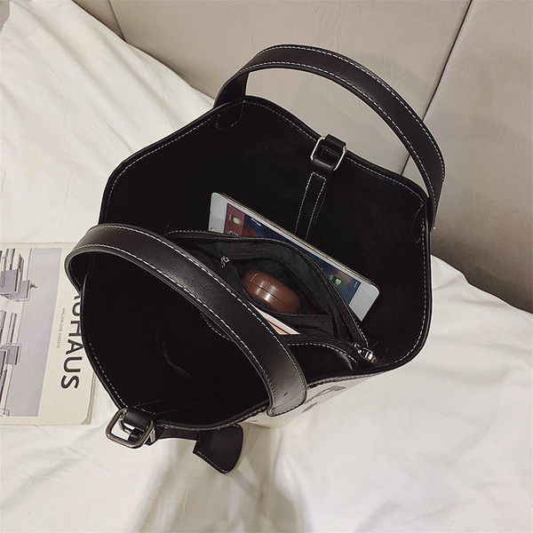 Stílusos női kézitáska széles modell