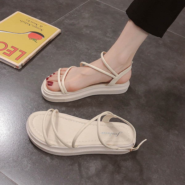 Női alkalmi szandál műbőrből, vékony pánttal