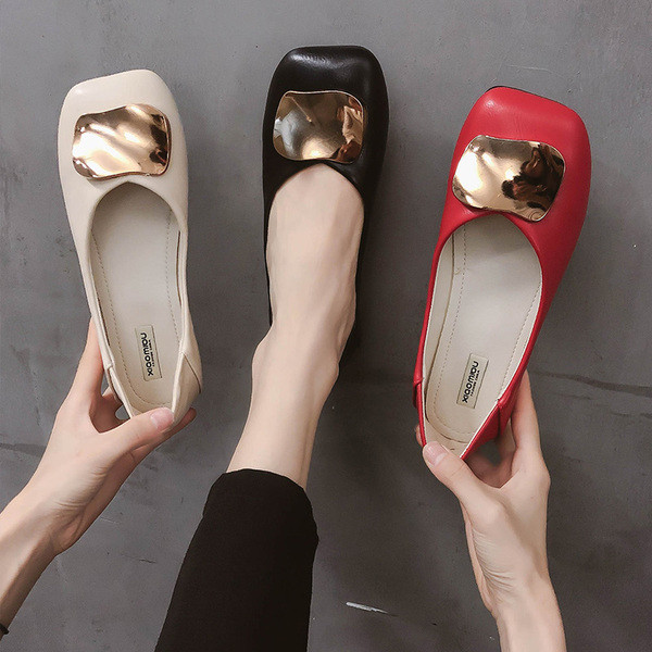 Női alkalmi cipő lapos talppal és csattal