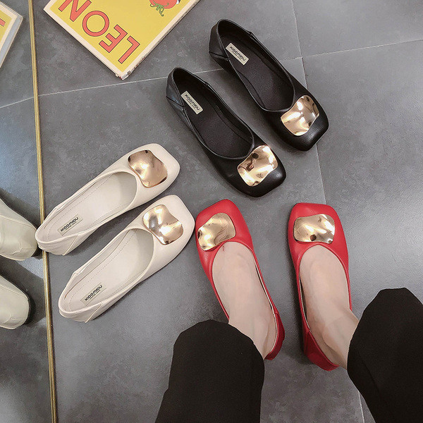 Női alkalmi cipő lapos talppal és csattal