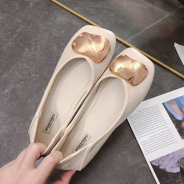 Női alkalmi cipő lapos talppal és csattal