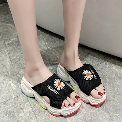 Kõrge talla ja tikandiga vabaaja naiste sussid