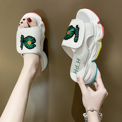 Kõrge talla ja tikandiga vabaaja naiste sussid