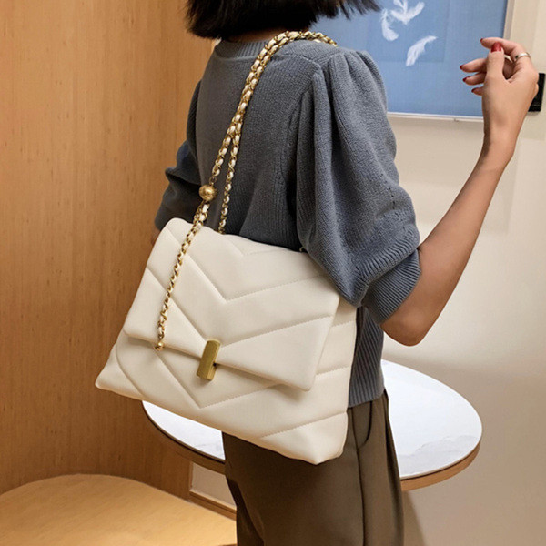 Női alkalmi táska hosszú füllel, öko bőrből