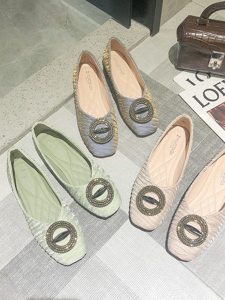 Lameda talla ja metallist kaunistusega naiste vabaajajalatsid