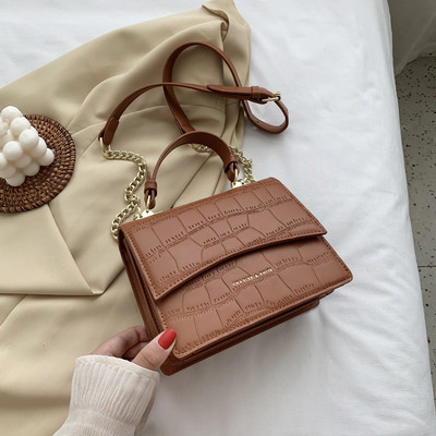 Női kis táska rövid és hosszú füllel