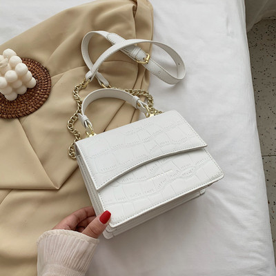 Női kis táska rövid és hosszú füllel