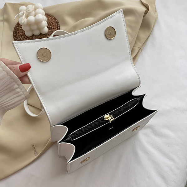 Női kis táska rövid és hosszú füllel