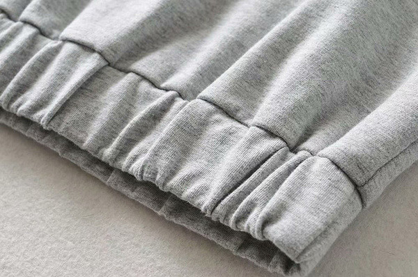 Női sport- és alkalmi szett mellesebb és hosszú nadrágból