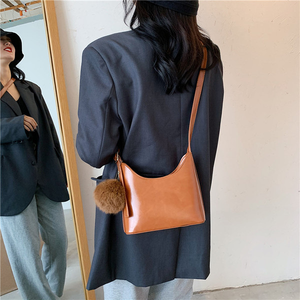 Retro stílusú női táska eko bőrből, cipzárral