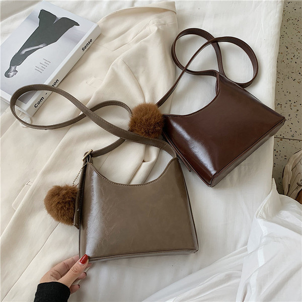 Retro stílusú női táska eko bőrből, cipzárral