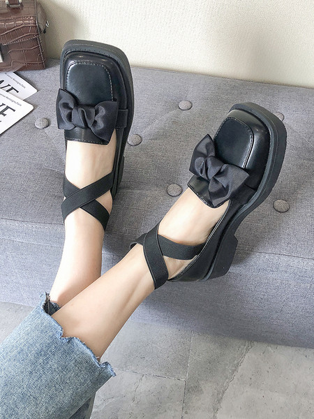 Alkalmi női cipő szalaggal és keresztpánttal