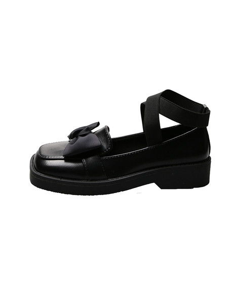 Alkalmi női cipő szalaggal és keresztpánttal