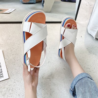 Női alkalmi szandál széles bőrpánttal