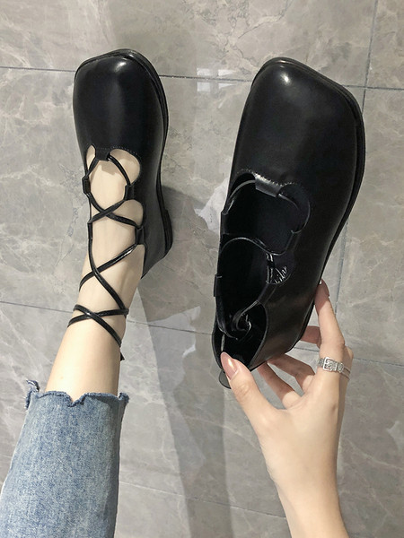 Öko bőrből készült modern, fűzős női cipő