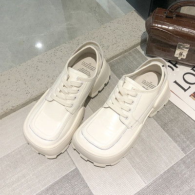 Novi model ženskih cipela od eko kože sa vezicama