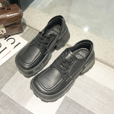 Novi model ženskih cipela od eko kože sa vezicama