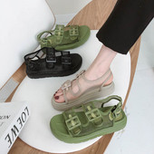 Női szandál lapos talppal és hálóval