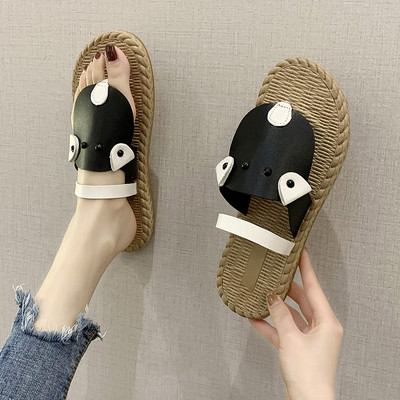 Novi model ženskih papuča sa ravnim potplatom i 3D elementom