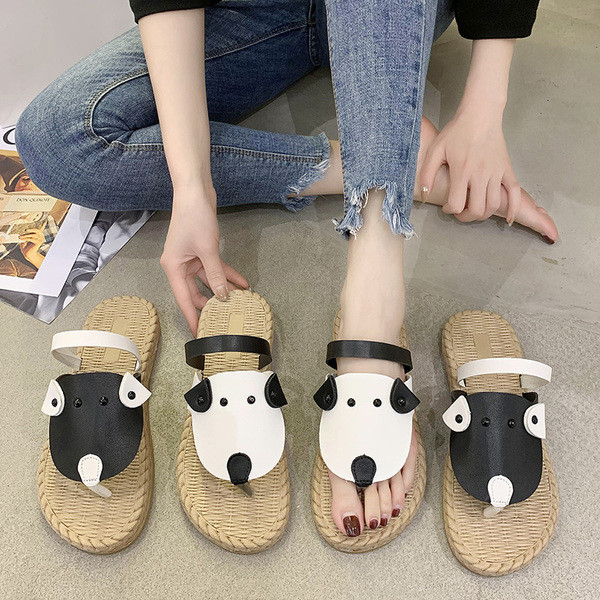 Novi model ženskih papuča sa ravnim potplatom i 3D elementom