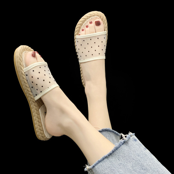 Alkalmi női papucs pöttyös lapos talppal