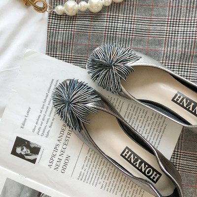 Μοντέρνα γυναικεία παπούτσια από οικολογικό δέρμα με επίπεδη σόλα και διακόσμηση