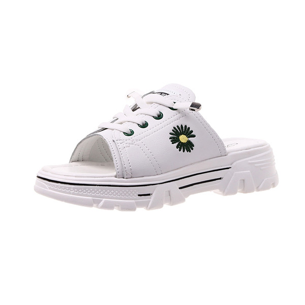 Modern női alkalmi papucs hímzéssel