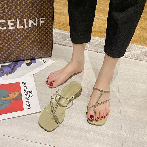 Modern női papucs vékony pánttal