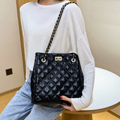 Svakodnevna ženska torba s dugom ručkom i kopčom