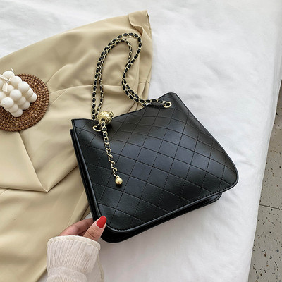 Modern női táska hosszú füllel, öko bőrből