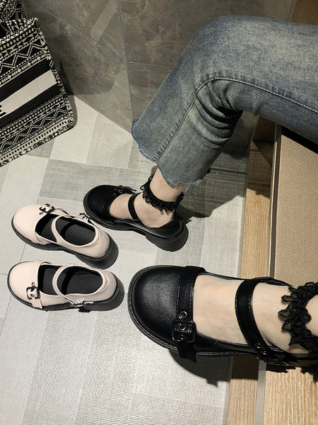 Női alkalmi cipő eko bőrből, fém csattal