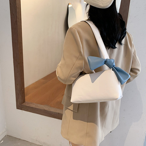 Moderna torba za rame s vrpcom