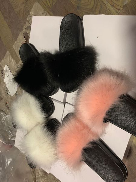 Modern női papucs lapos talppal és pehellyel