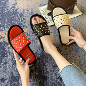 Modern női műbőr papucs fűzőlyukkal