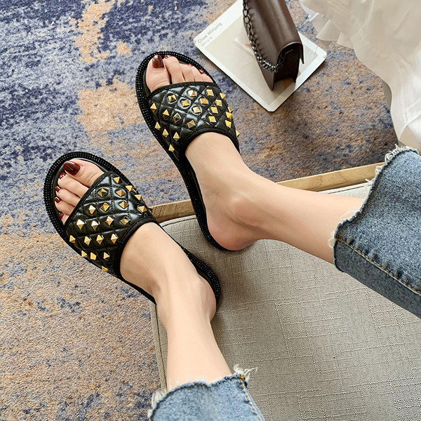 Modern női műbőr papucs fűzőlyukkal