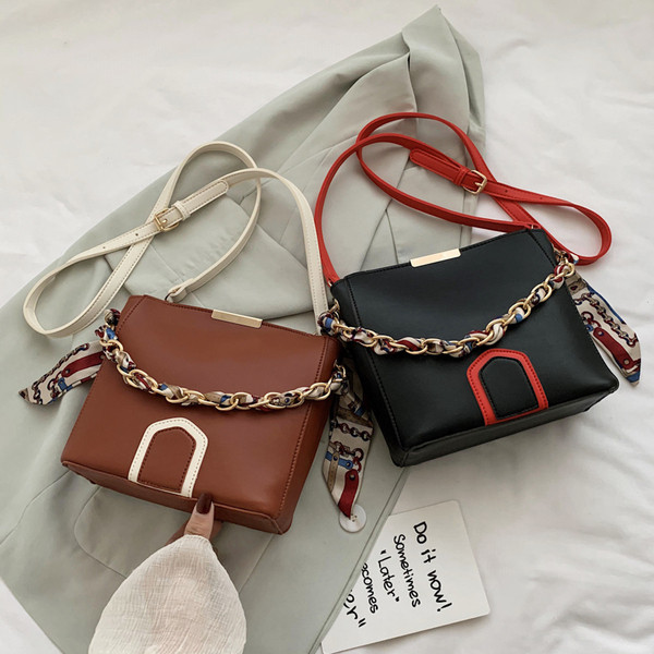 Stílusos női táska tiszta eco bőrből