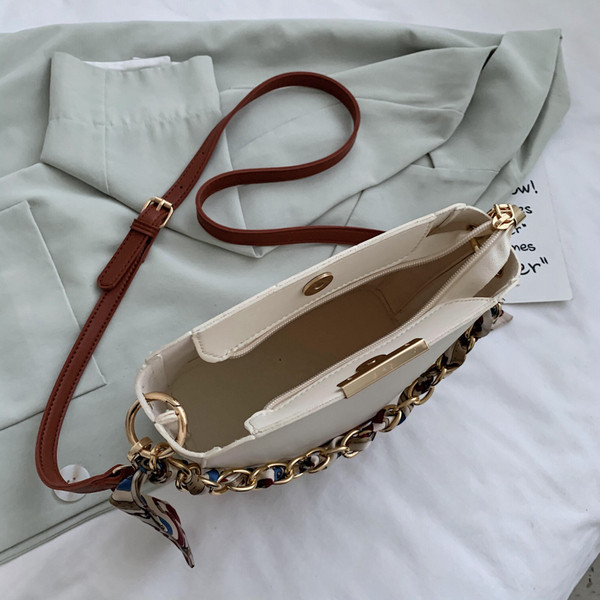 Stílusos női táska tiszta eco bőrből